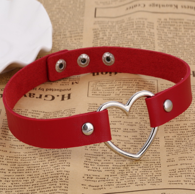 Metal Heart Leather Chocker