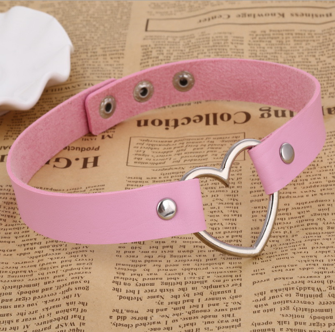 Metal Heart Leather Chocker